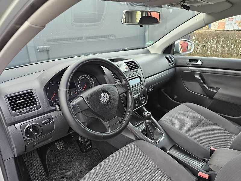 Volkswagen Golf 1.9 TDI 77kW,KLIMA,2x KOLA - fotka 15 z 38