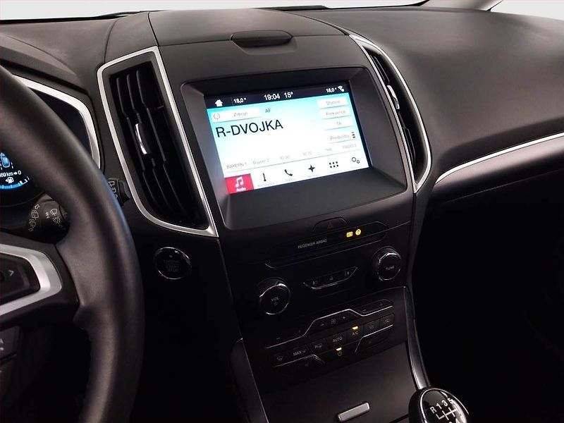 Ford Galaxy (2016) Titanium 2.0 TDCi, 7 míst - fotka 12 z 22