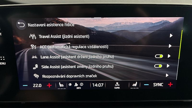 Škoda Octavia 2.0 TSI DSG RS - fotka 24 z 27