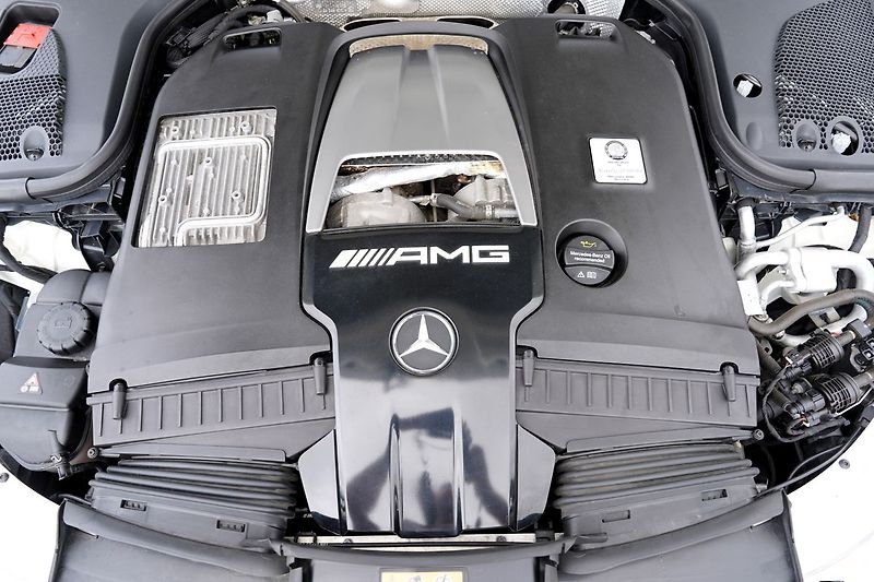 Mercedes-Benz Třídy E E63 S AMG 4Matic+// 615 PS - fotka 10 z 48