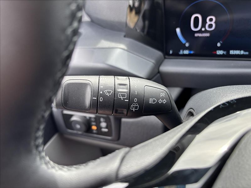 Ford Tourneo Custom 2,0 EcoBlue 125kW Titanium X - fotka 38 z 59