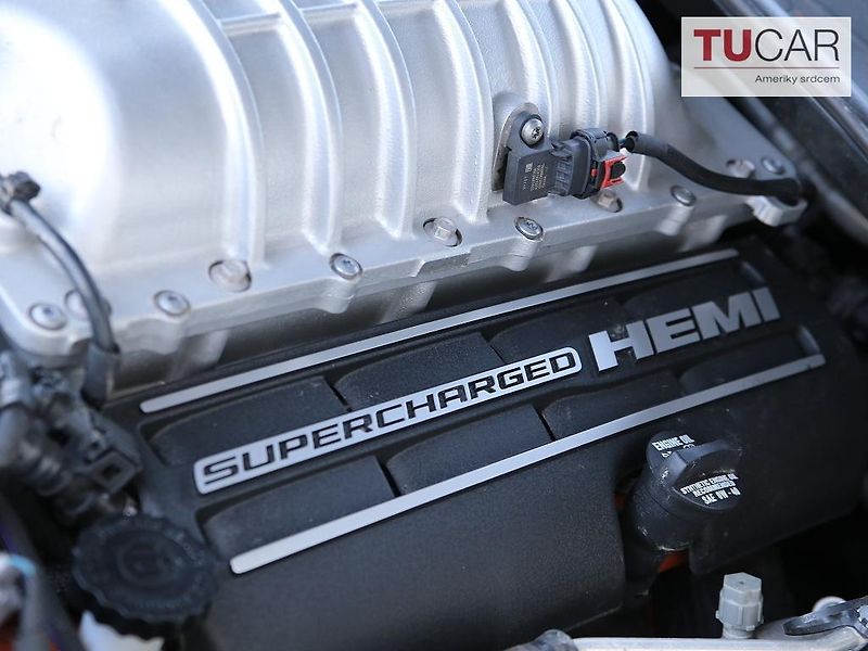Dodge Challenger (2019) Hellacat 6.2 V8  - fotka 35 z 36