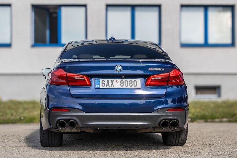 BMW Řada 5 - fotka 6 z 28