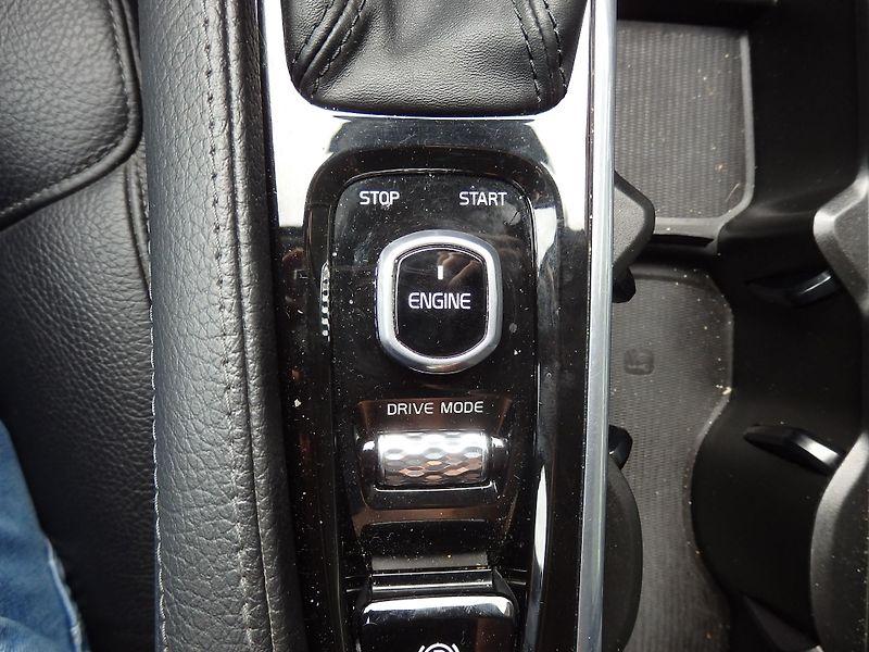 Volvo V90 2.0 D5 AWD NAVIGACE - fotka 14 z 17