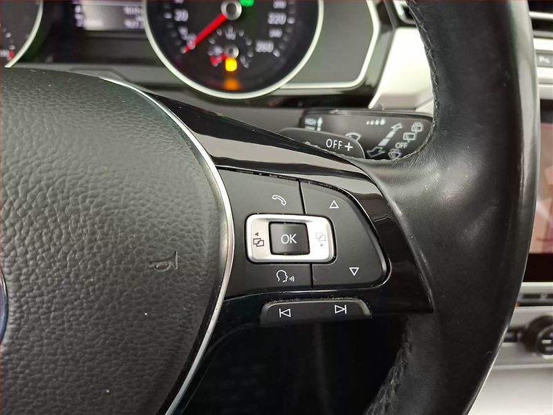 Volkswagen Passat (2018) 2.0 TDI, Automat, Navi - fotka 18 z 21
