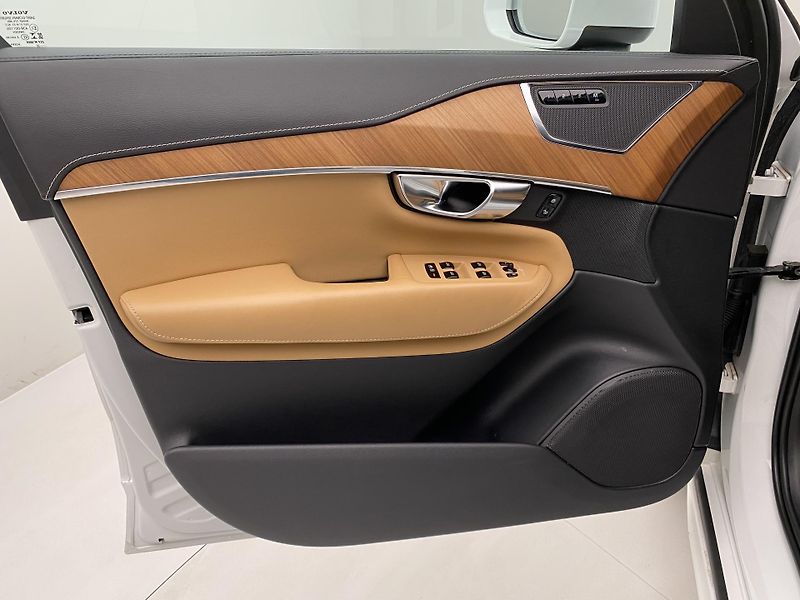 Volvo XC90 B5 AWD INSCRIPION AUT CZ - fotka 7 z 54