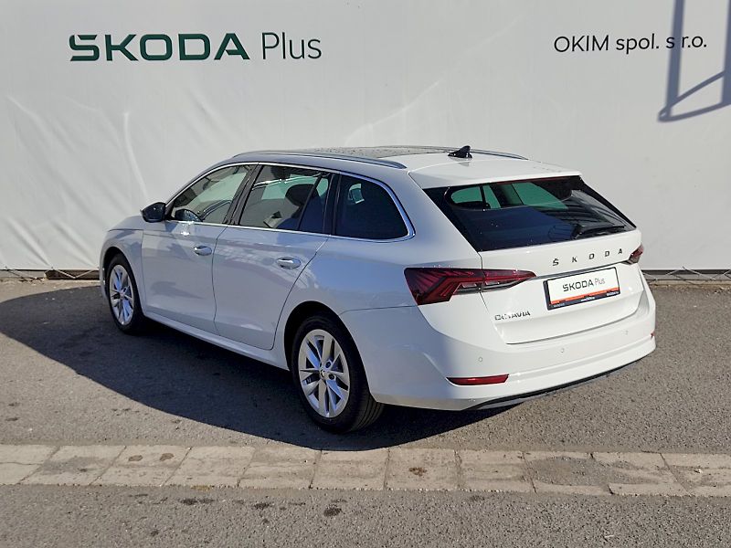 Škoda Octavia (2023) Combi Style Comfort 2,0 tdi 11 - fotka 38 z 42