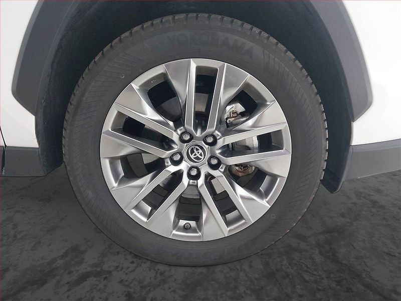 Toyota RAV4 (2022) 2.5 Hybrid - fotka 15 z 18