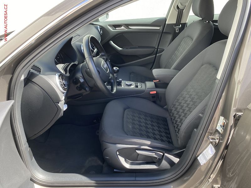 Audi A3 (2016) 1.4TSi SPORTBACK, ČR, AC - fotka 9 z 17