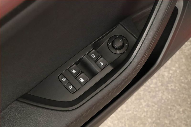 Škoda Superb (2022) 2.0 TDI - fotka 18 z 21