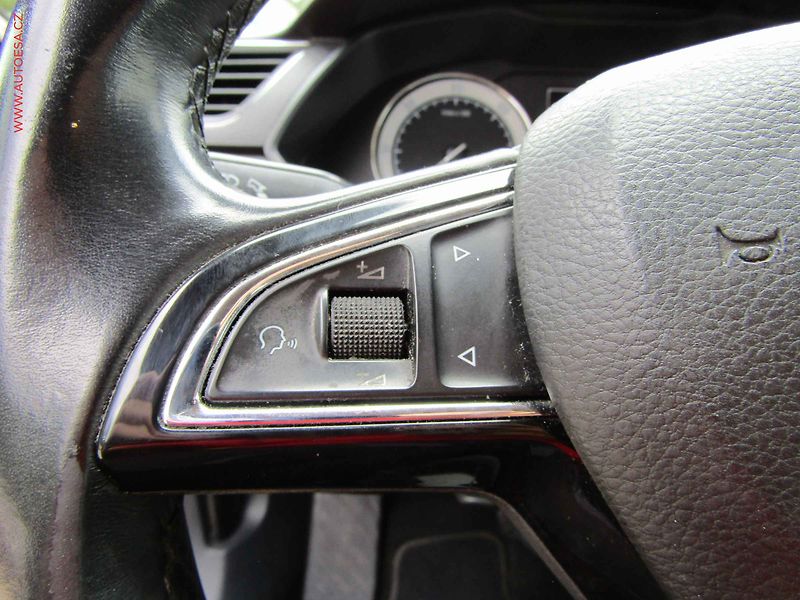 Škoda Superb (2016) 2.0 TDI 4x4, ČR, DSG, bixen - fotka 13 z 22