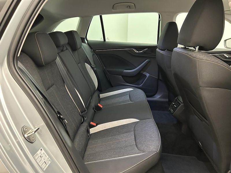 Škoda Scala 1.0 TSI Top selection - fotka 18 z 24