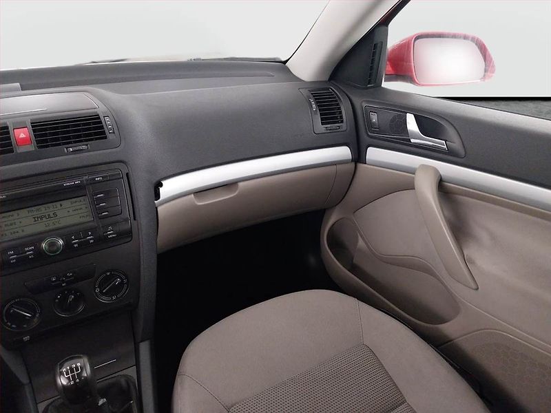Škoda Octavia (2008) Ambiente 1.9 TDI, Serv.kniha - fotka 8 z 18