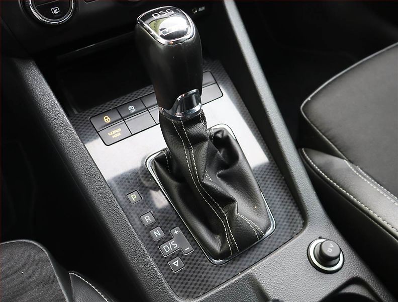 Škoda Octavia (2015) RS 2.0 TDI, Automat, Kůže - fotka 13 z 19