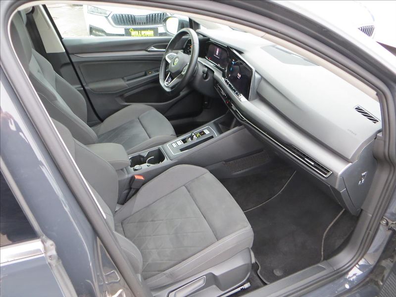 Volkswagen Golf Variant 1,5 TSI STYLE ČR 110KW DSG ČR - fotka 10 z 23