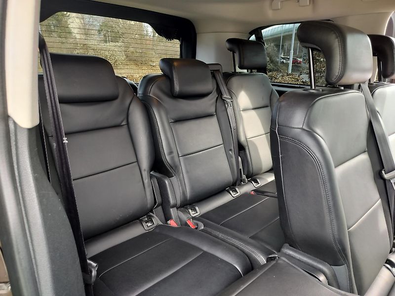 Toyota ProAce Verso 4x4 kůže, navi,  8 míst, tažné - fotka 25 z 30