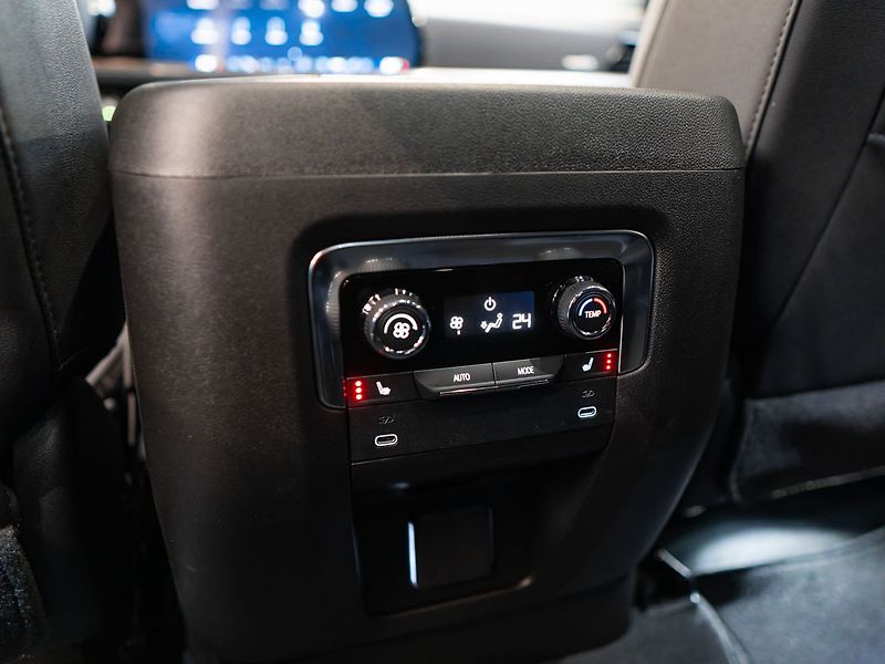 Chevrolet Tahoe (2026) 6.2 V8 High Country - fotka 42 z 46