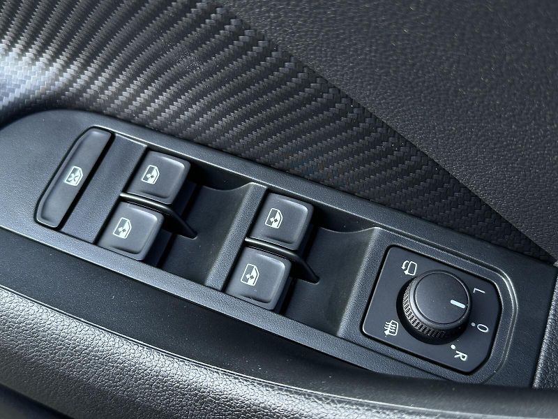 Škoda Kamiq 1.5TSi DSG Monte Carlo 150PS M - fotka 16 z 47