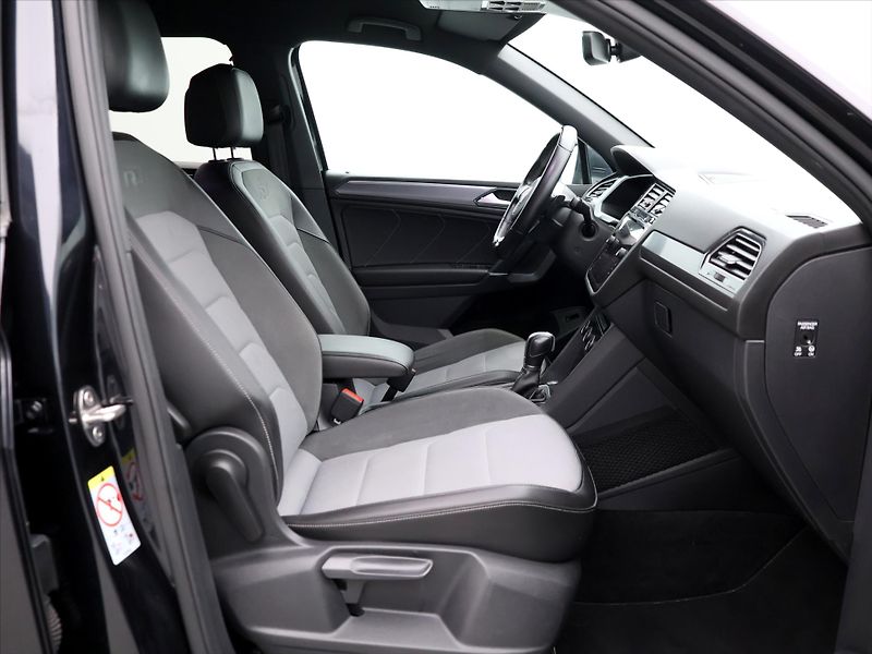 Volkswagen Tiguan Allspace 2,0 TDI 140kW 4M DSG Highline - fotka 13 z 37