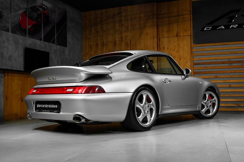 Porsche 911 Turbo - fotka 35 z 35