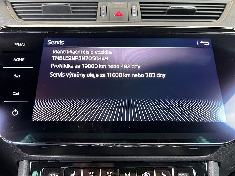 Škoda Superb (2022) SPORTLINE 2.0TSI 206kW 4x4 DPH - fotka 29 z 37