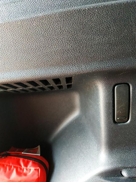 Škoda Fabia 1.2 /51kW.....73997 km  ČR - fotka 58 z 58