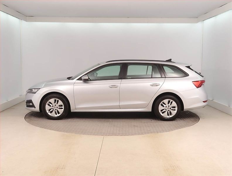 Škoda Octavia (2022) Ambition 2.0 TDI, ČR,1.maj - fotka 3 z 15