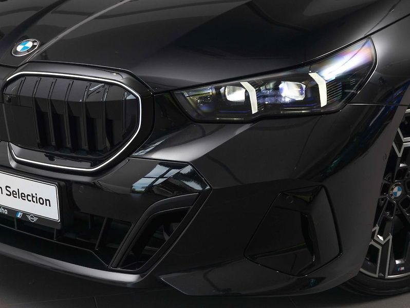 BMW Řada 5 540d xDrive Touring - fotka 7 z 20