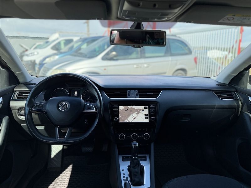 Škoda Octavia TDI DSG F1 NAVI, EL.KUFR - fotka 26 z 34