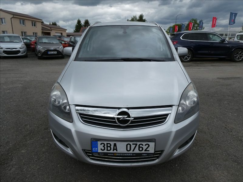 Opel Zafira 1,8 i 16V klima, závěs - fotka 2 z 38