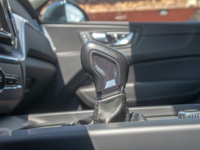 Volvo XC60 (2019) 2.0D 140KW mat – NAVI - fotka 25 z 51