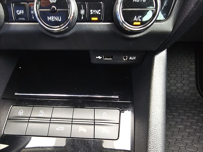 Škoda Octavia III 2,0TDi STYLE EXTRA + - fotka 26 z 50