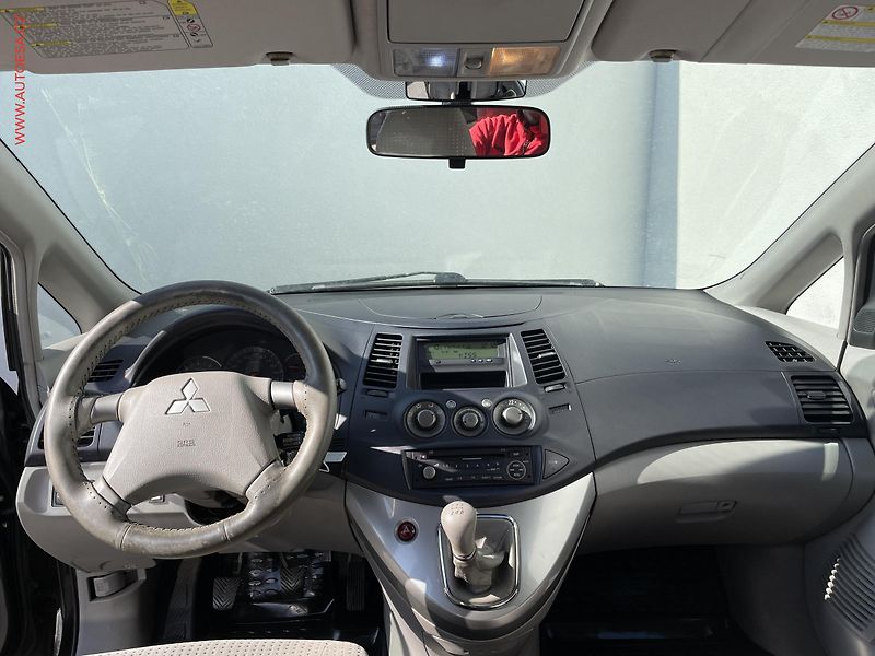 Mitsubishi Grandis (2005) 2.4i, AC, tempo, výhřev sed - fotka 8 z 19