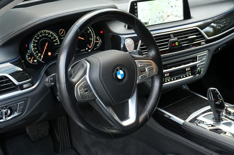 BMW Řada 7 740d xDrive, Laser, Ventilace - fotka 9 z 42