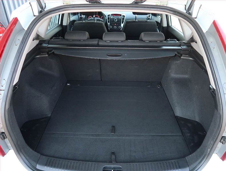 Kia Ceed (2010) 1.4 CVVT, nová STK - fotka 13 z 18