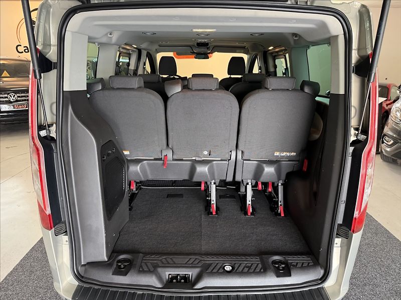 Ford Tourneo Custom 2,2 Titanium,92kW,po servisu - fotka 24 z 31