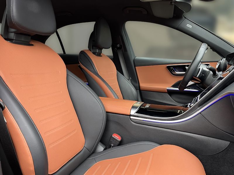 Mercedes-Benz Třídy C C-Třída 220 d 4MATIC AMG Editi - fotka 16 z 21