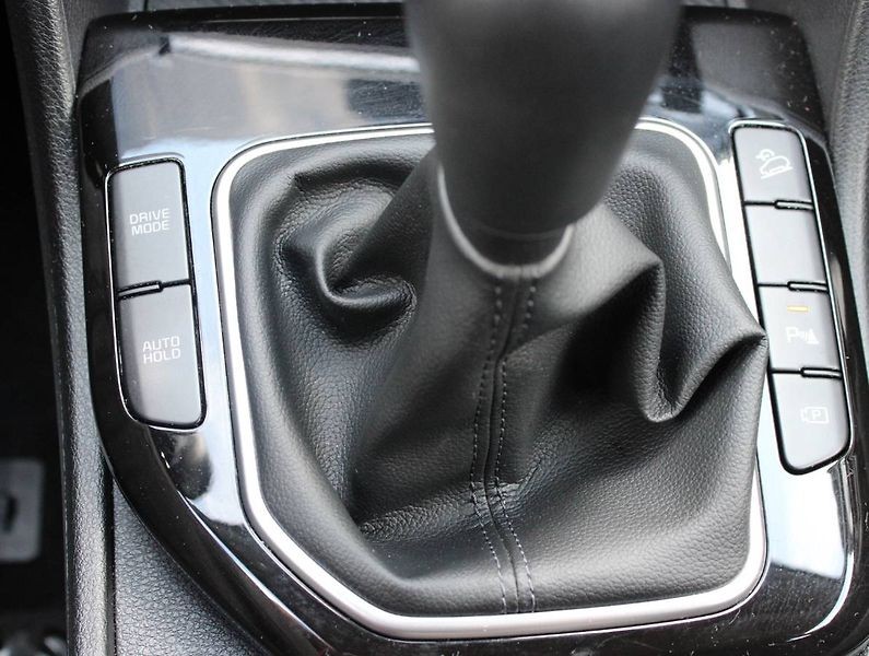 Kia Sportage (2023) 1.6 T-GDI 110kW Exlusive manuá - fotka 16 z 31