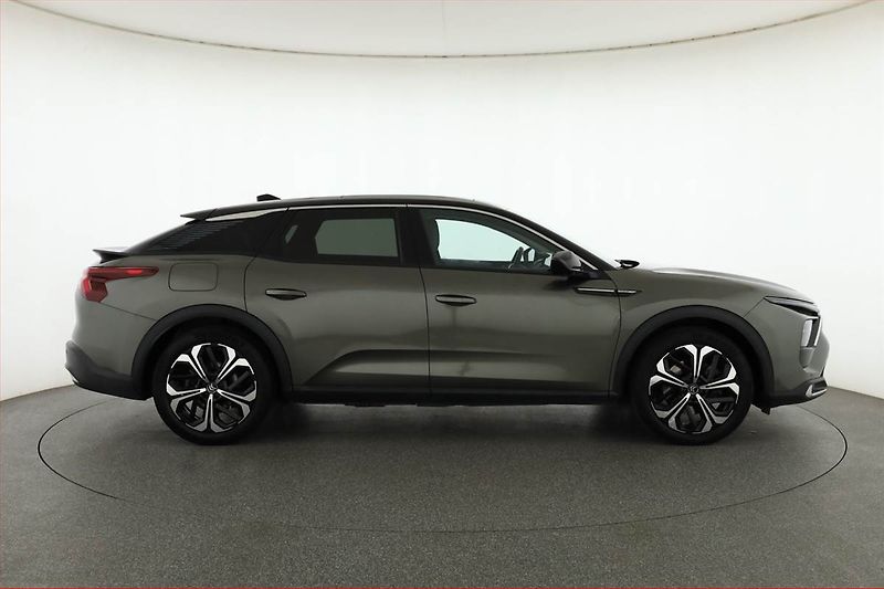 Citroën C5 X (2022) Plug-in Hybrid 225 - fotka 6 z 23