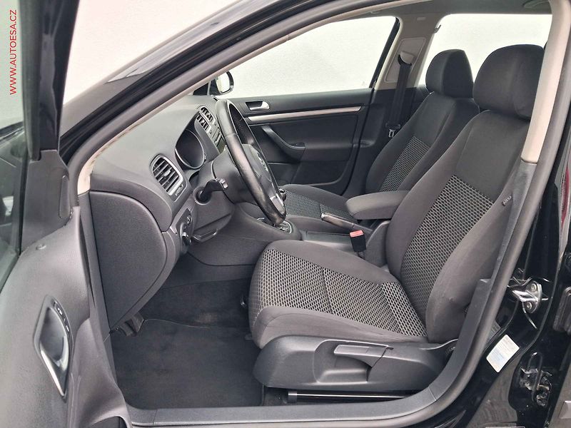 Volkswagen Golf (2011) 1.2 TSi, ČR, AC, temp - fotka 9 z 15