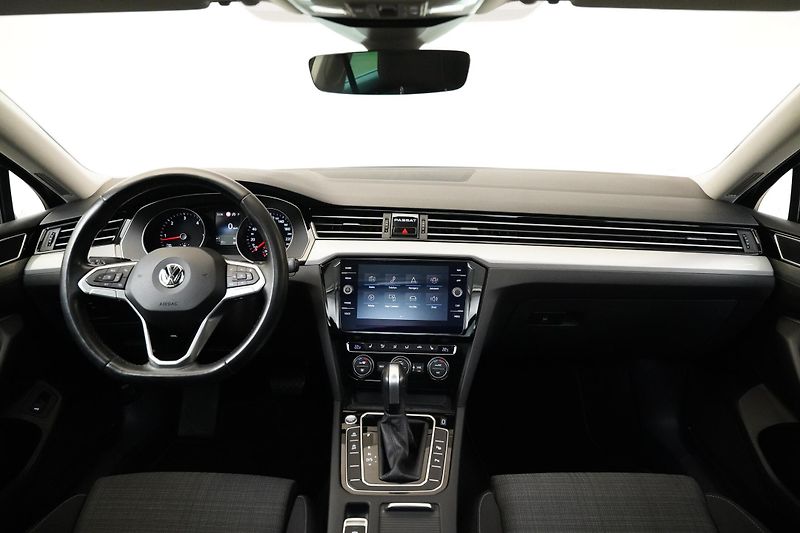 Volkswagen Passat - fotka 5 z 28