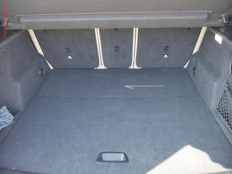 BMW X1 (2015) 2.0 d, 2.maj,ČR, X-Line, AT - fotka 7 z 26