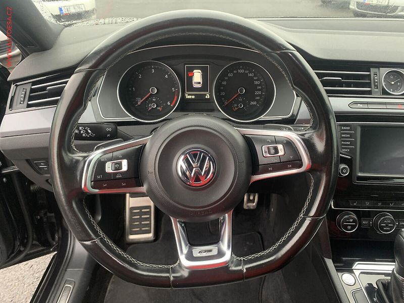 Volkswagen Passat (2015) 2.0 TDi, R-Line, DSG, LED - fotka 13 z 22