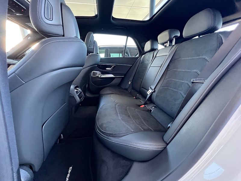 Mercedes-Benz Třídy E (2025) 300 de 4MATIC kombi s EQ - fotka 17 z 35