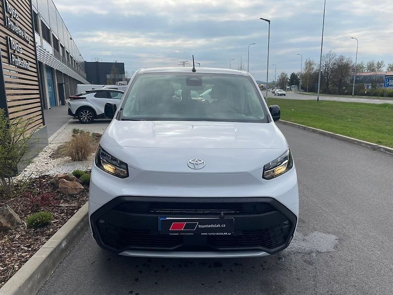 Toyota ProAce City Verso 1.5 L D manuál - fotka 2 z 29