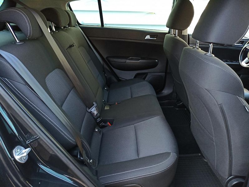 Kia Sportage 1,6CRDi 4x4, AT, Navi, ČR - fotka 14 z 36