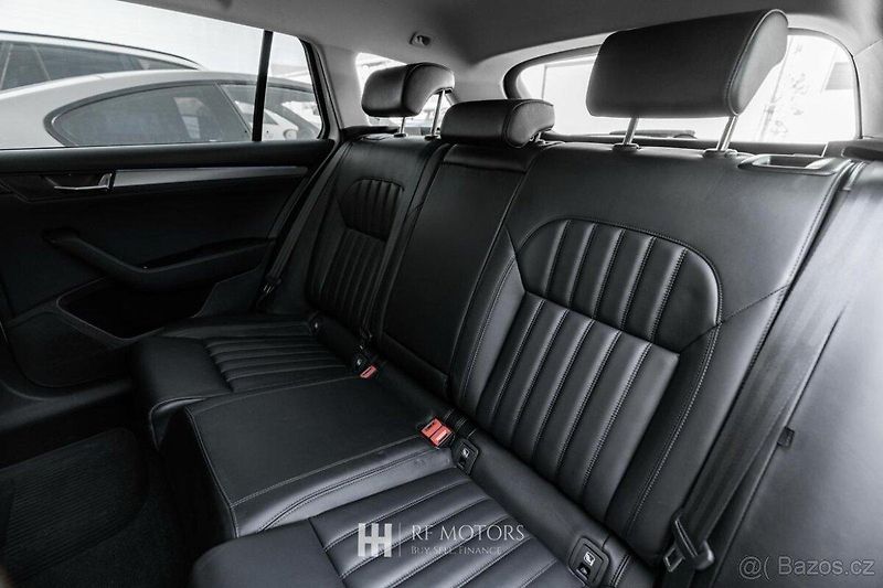 Škoda Superb (2018) 2.0 TDI 190 k 4x4 Style DSG - fotka 16 z 18