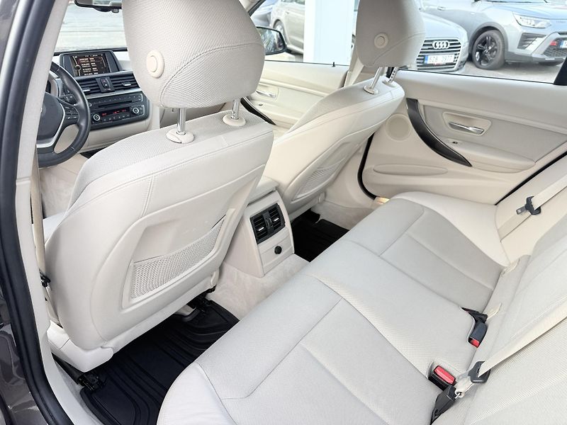 BMW Řada 3 320D  - fotka 31 z 37