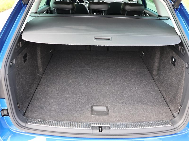 Škoda Superb 2,0 TDI DSG 4x4 CZ Scout DPH - fotka 10 z 35