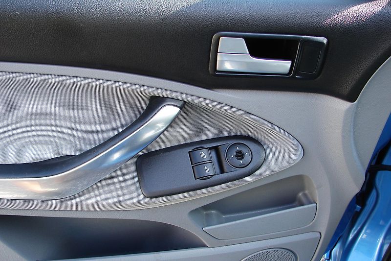 Ford C-MAX 1.6i 115PS KLIMA STK-ZADÁN! - fotka 16 z 34